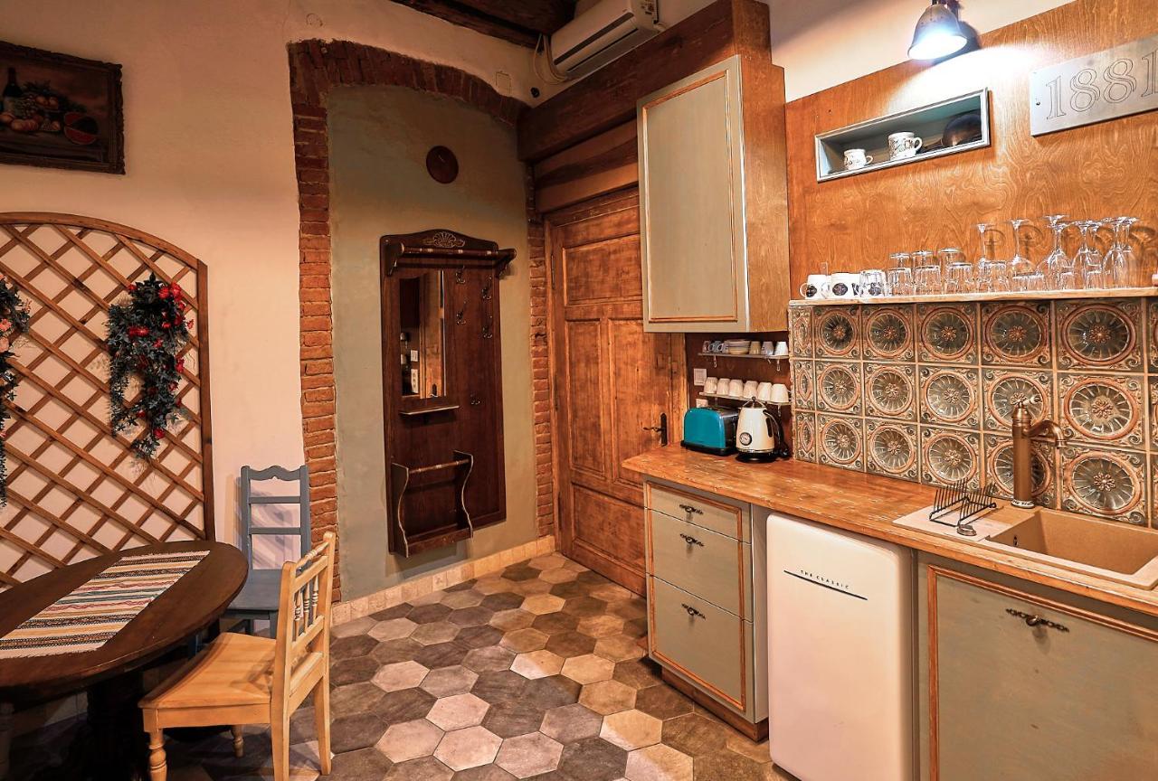 1881 Brasov Old Town Apartments Eksteriør billede